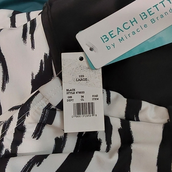 Slimming Control Tie-Front Cut Out One Piece Swimsuit | Beach Betty | Large - Picture 14 of 15